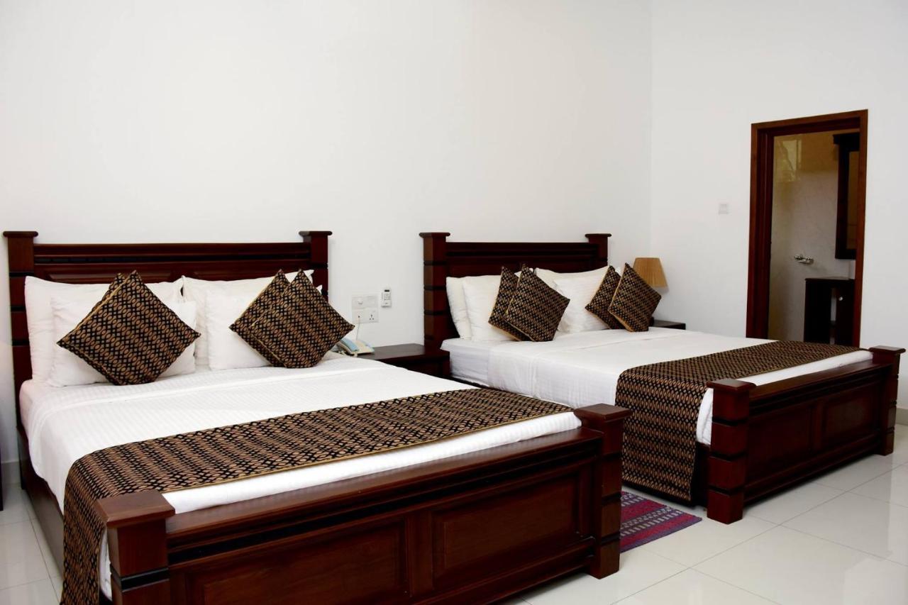 קנדי Hotel Bamiyan מראה חיצוני תמונה