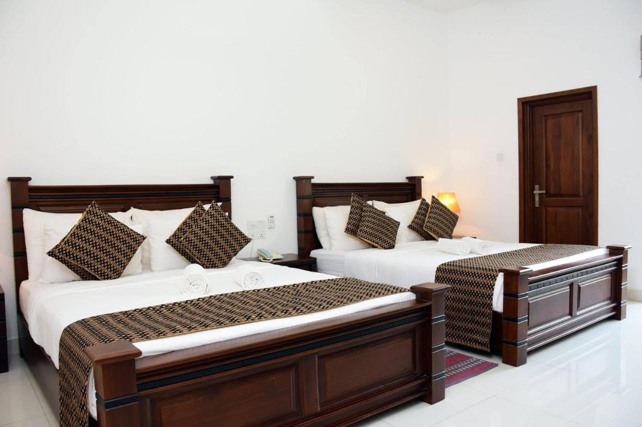 קנדי Hotel Bamiyan מראה חיצוני תמונה