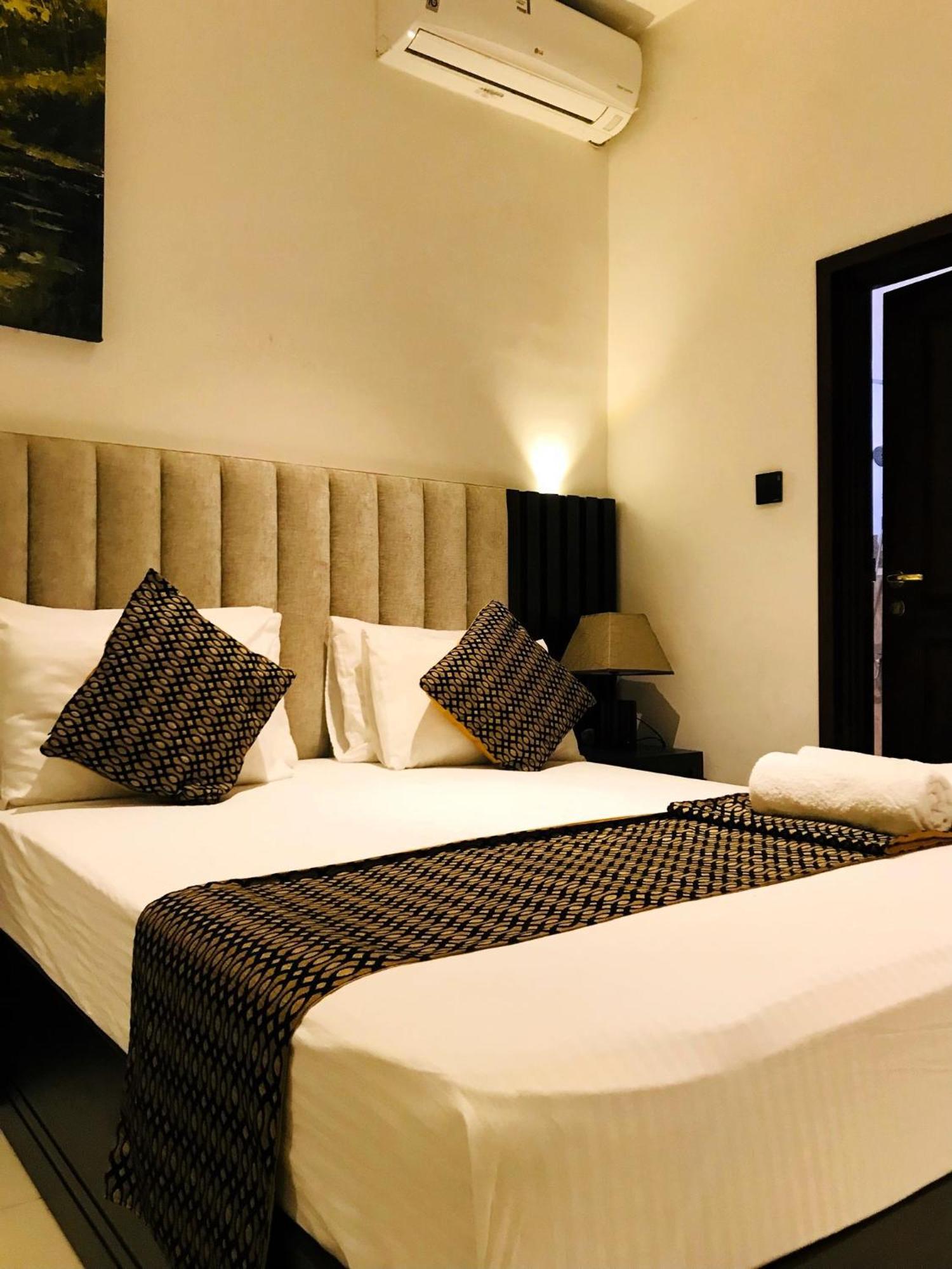 קנדי Hotel Bamiyan מראה חיצוני תמונה