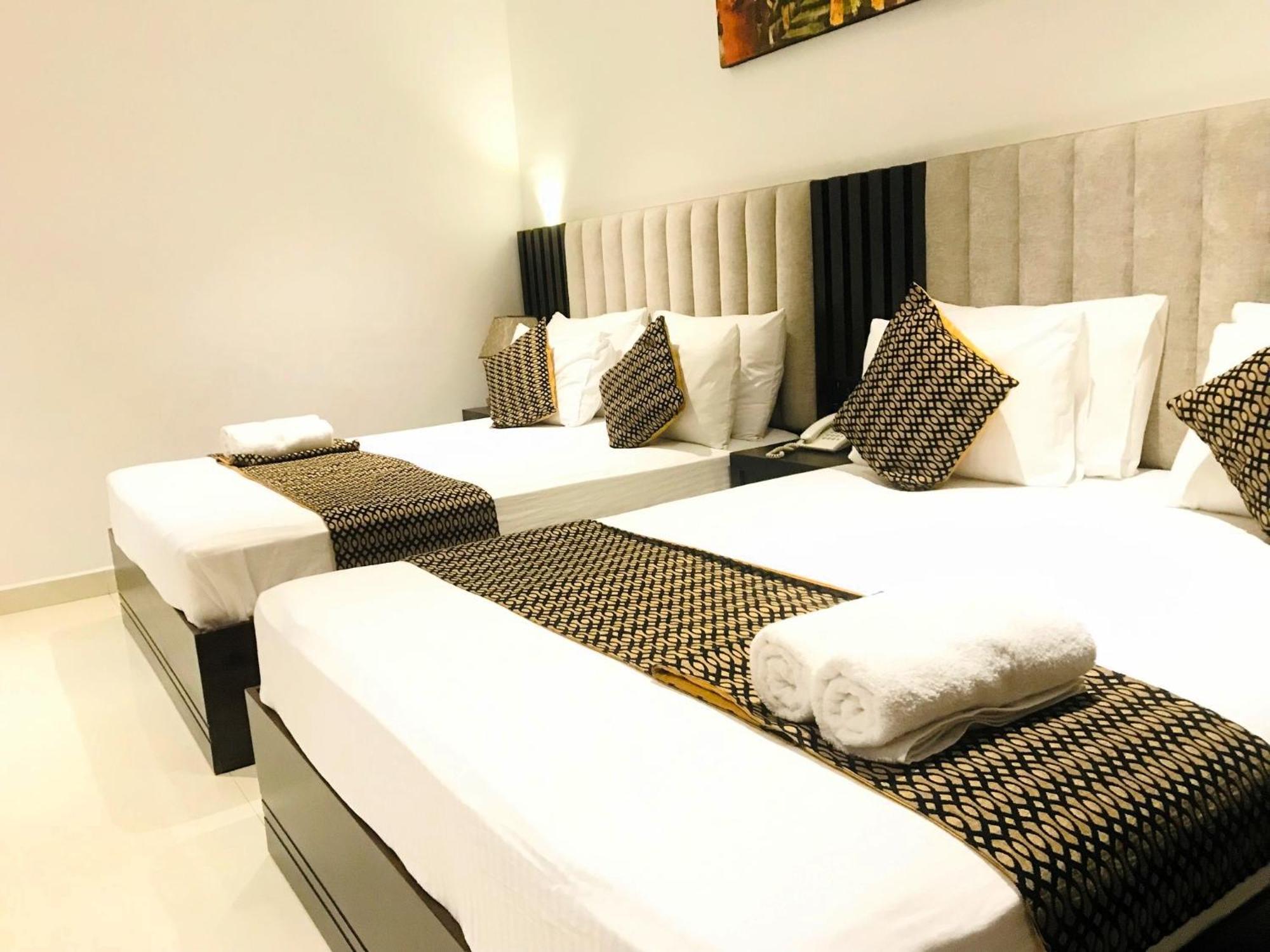 קנדי Hotel Bamiyan מראה חיצוני תמונה
