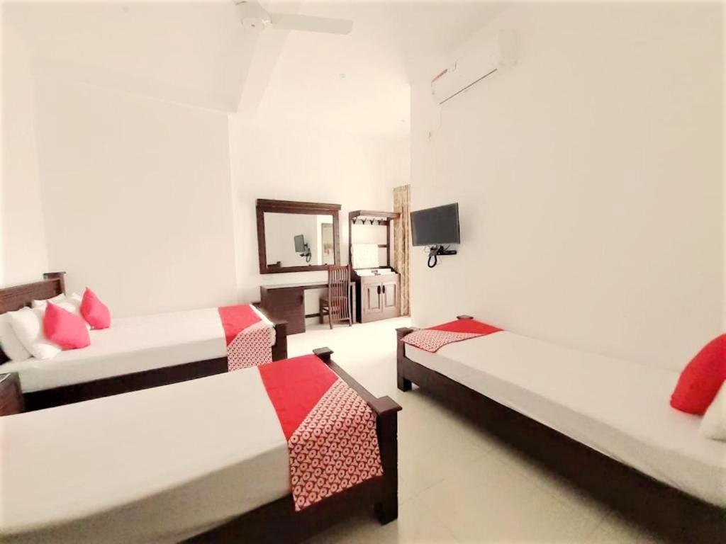 קנדי Hotel Bamiyan מראה חיצוני תמונה